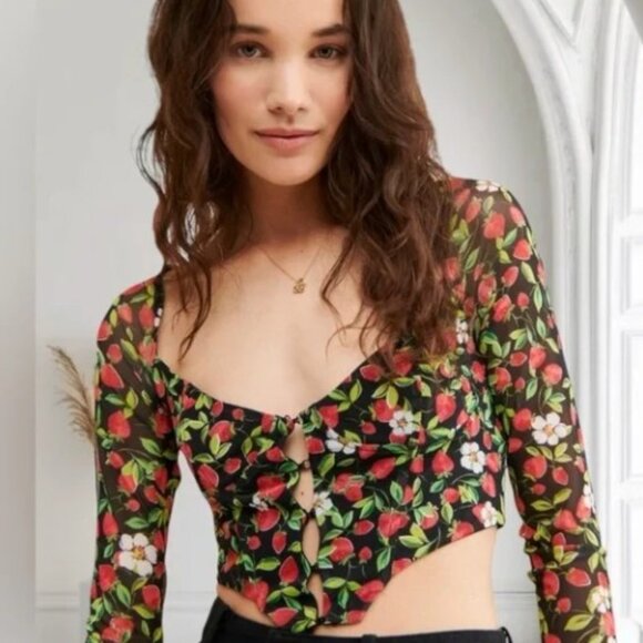 AFRM‎ x Free People Women's Strawberry Cherry Print Cropped Top Size XS - Picture 1 of 7